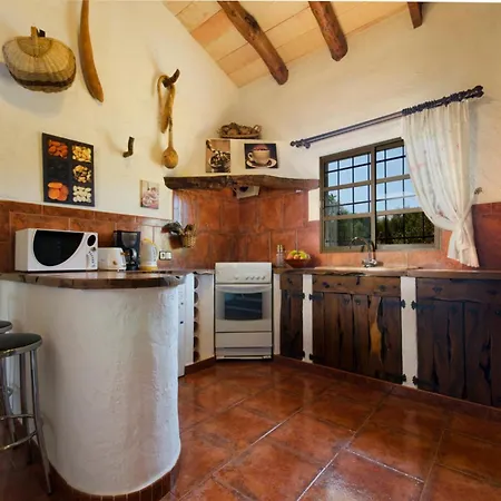 Traditional With Pool In *