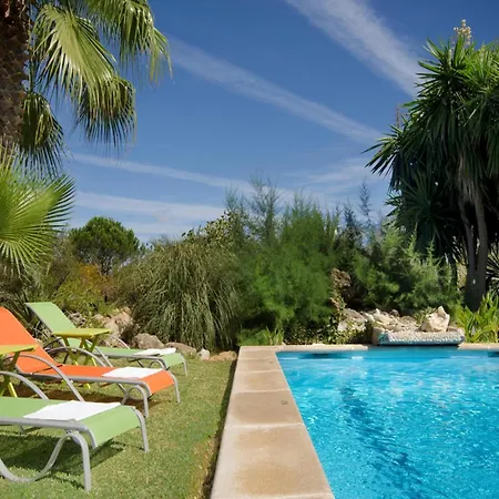 Traditional With Pool In *