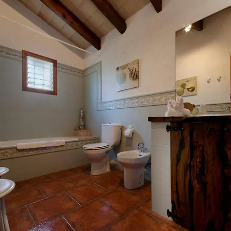 度假居 Traditional With Pool In
