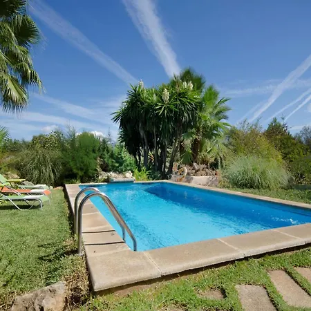 Traditional With Pool In *